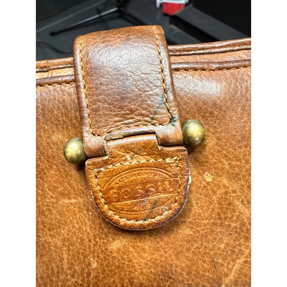 Fossil Vintage Weathered Worn Leather Bifold Clutch Wallet Cognac Brass Hardware